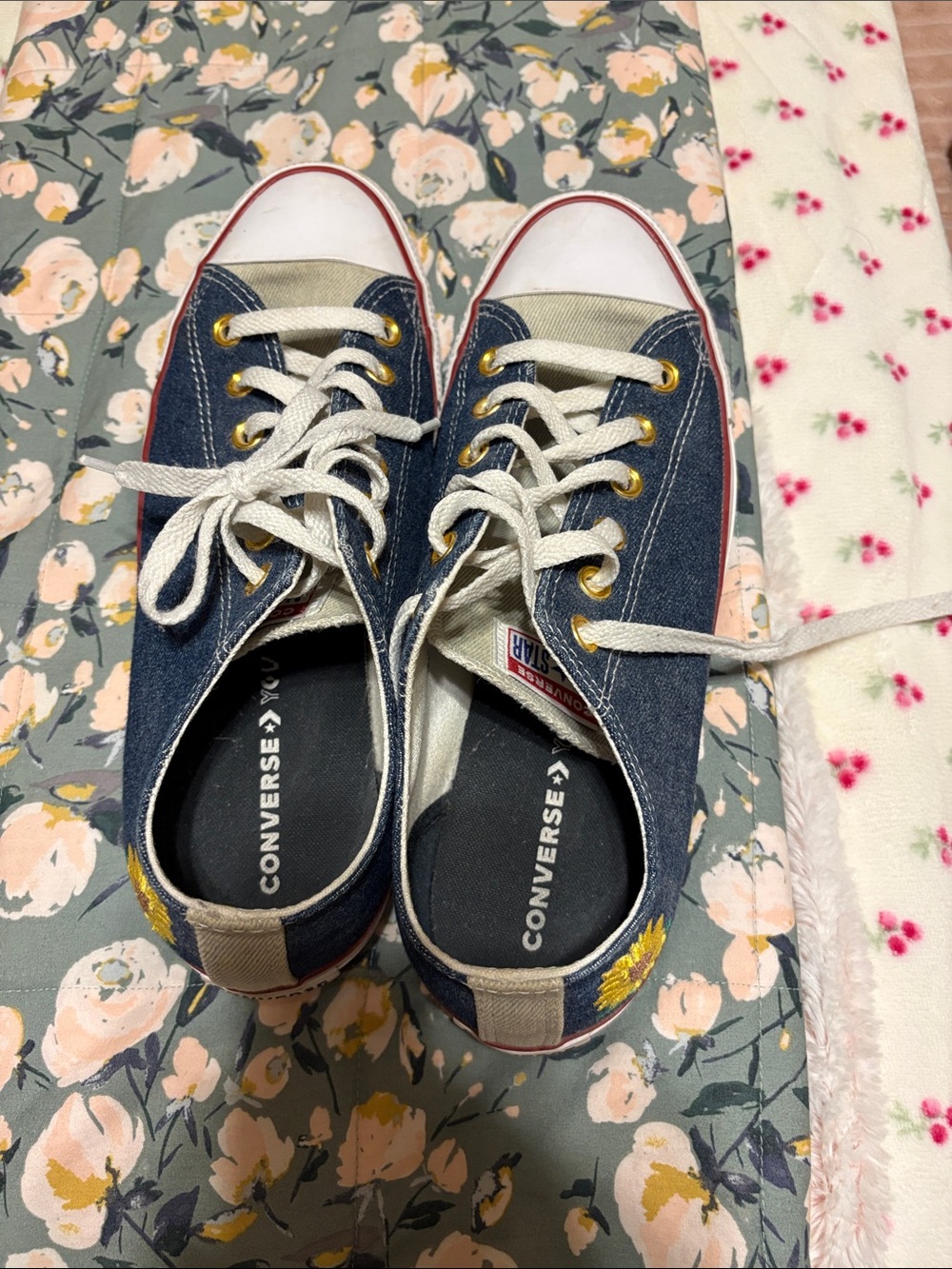 Converse Adult Denim Low Top Sneakers with Sunflower Accent - Blue sz 10